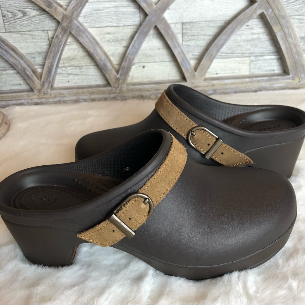 Crocs Sarah clogs espresso brown size 5